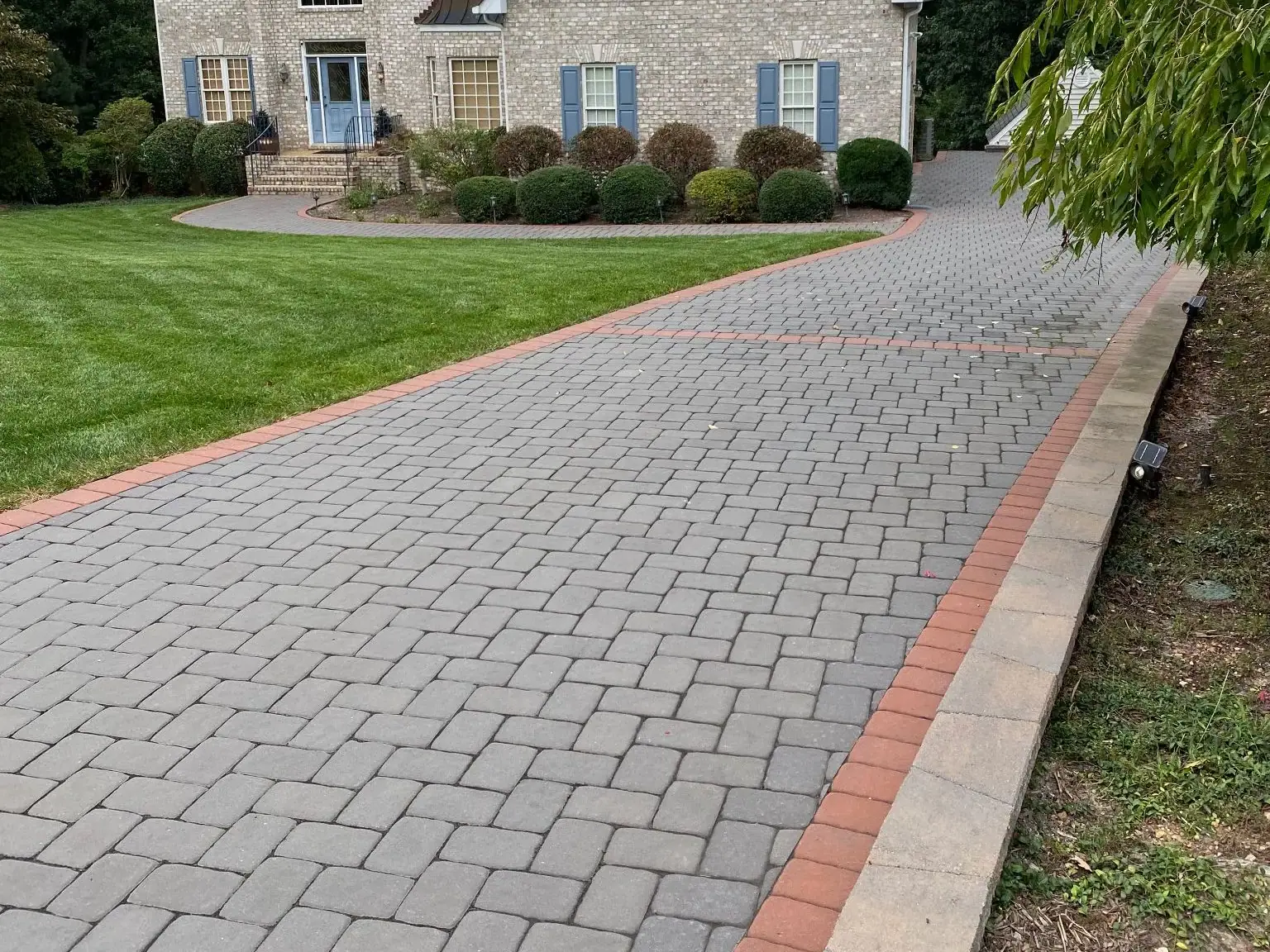 Driveway with contrasting edge course